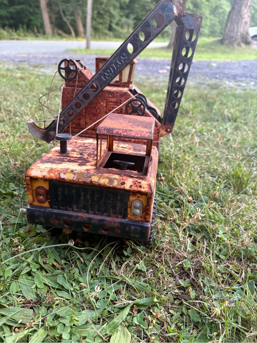 Vintage Toy Crane Truck - Picture 2 of 4